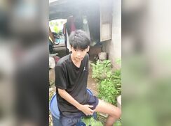 Indonesian twink jerk his dick