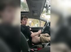 Twink cums in public while strangers watch - 11-15-25