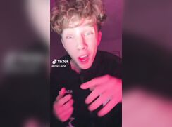 cute riley wrld on live tiktok