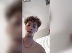 cute riley wrld on live tiktok