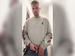 Die Schlampe Max aus Dortmund beim pissen