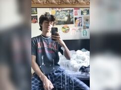 CHRIS CUMS ON MIRROR