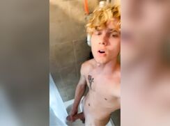 #RE Vids - Cumming the shower