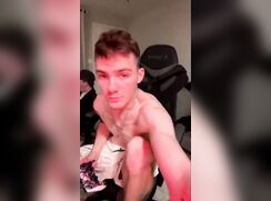 cute with a friend tt live bate