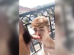 Zac-balcony bj