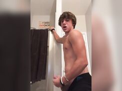 Hottie blows his load