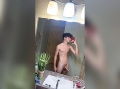 Pretty dude w long cock
