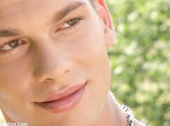 Movies - BAO - Solo -  Julien Hussey - 2