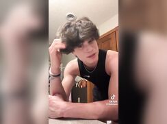 cute tiktoker blakiepo on tt and cumming chat