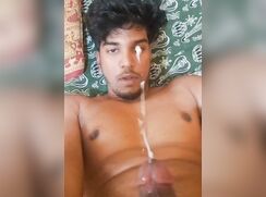 Desi Lad Gives Himself One In The Eye