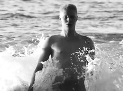 SHAUN ROSS SHOW HIS GIANT COCK