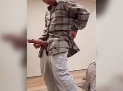 Sixxbig uses Big Cock to deliver Cumshot sauce for his guests