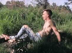 the hunter found a hot twink