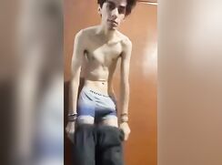 Mop head skinny twink play with dick and hole