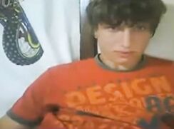 HORNY GERMAN TWINK SHOOTS A LOAD