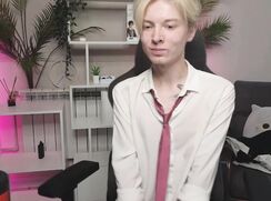 Cutie pie flashes cock