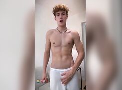 cute fit blonde lucas bate