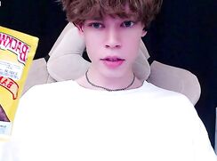 The very Best paw claw smokes a j