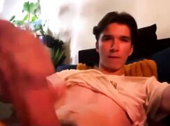 Famous X porn boy FACE LEAKED