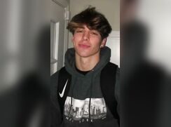 cute kade neely snapchating bate