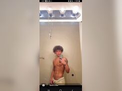 Yummy lightskin dude in bathroom hott