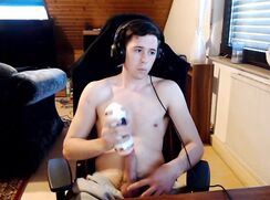 AHV-HD - I made a mess for you! Hope my neighbors can't hear me up here