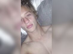 cute fit blonde snapchating p1