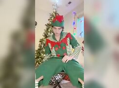 cute elf flordiaboi cumming bate