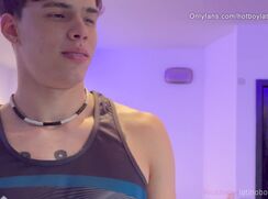 so intimate, these two best homo & hetero amigos