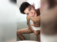 Cute twink - big cumshot