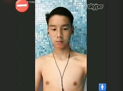 college freshman chinese filipino 1