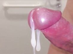 Sperma in Zeitlupe zeigen.