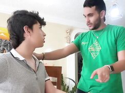 ♥ Un professeur  baise son  étudiant  il le paie avec des autocollants 02 ♥