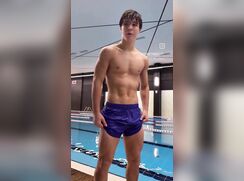 Solo jock pool playin