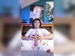 Young hot gaymer