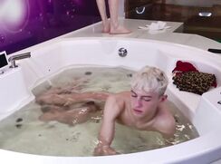 porn sexy twinks homemade jerrylucky hot tube