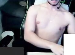 Hot teen on cam jerking to girl