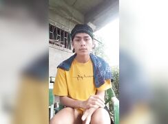 Carlos jerks-off at the cafe