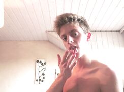 Beny private - Wanking in my bed - #AM04