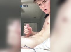 cute cumming bed bate