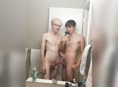 Twinks Show Off