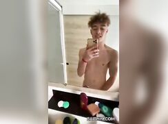 18yo eager to wank after school