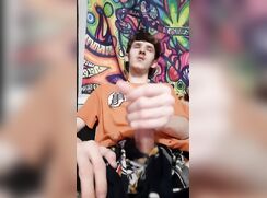 I'm so Horny I Cum on my Pants