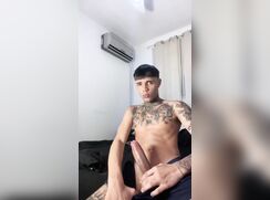 Hung Tat Twink Shot