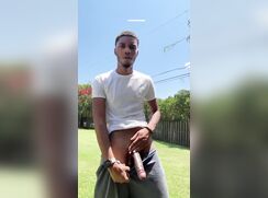 Now that’s some big ass dick