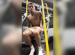 Mama aqq rapidinho antes de entrar alguém