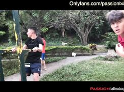 mira ese lechazo en slow-mo. + intimate boys scenes