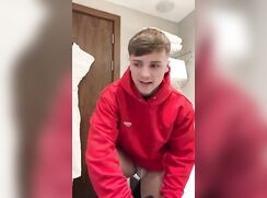 Verbal straight lad in Hotel loves showing off hehehe