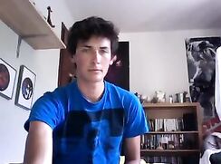 Creaming twink at webcam