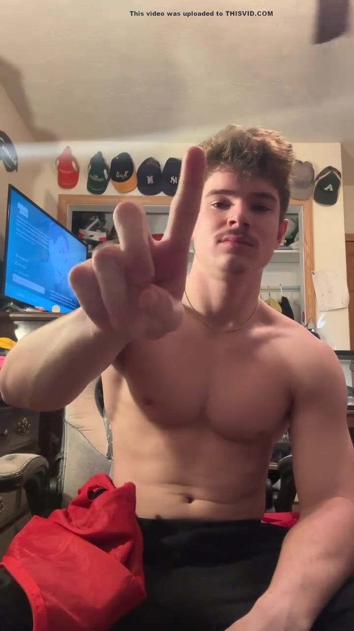 Teen alpha master gives popper countdowns | GayPornTube